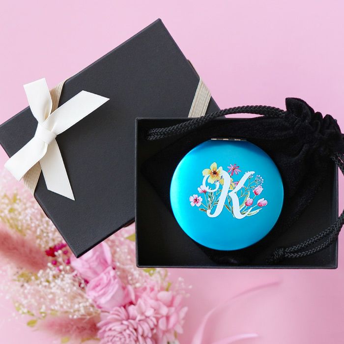 名入れOK！花やかイニシャルミラー 雑貨